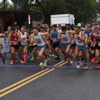 People beginning a road race